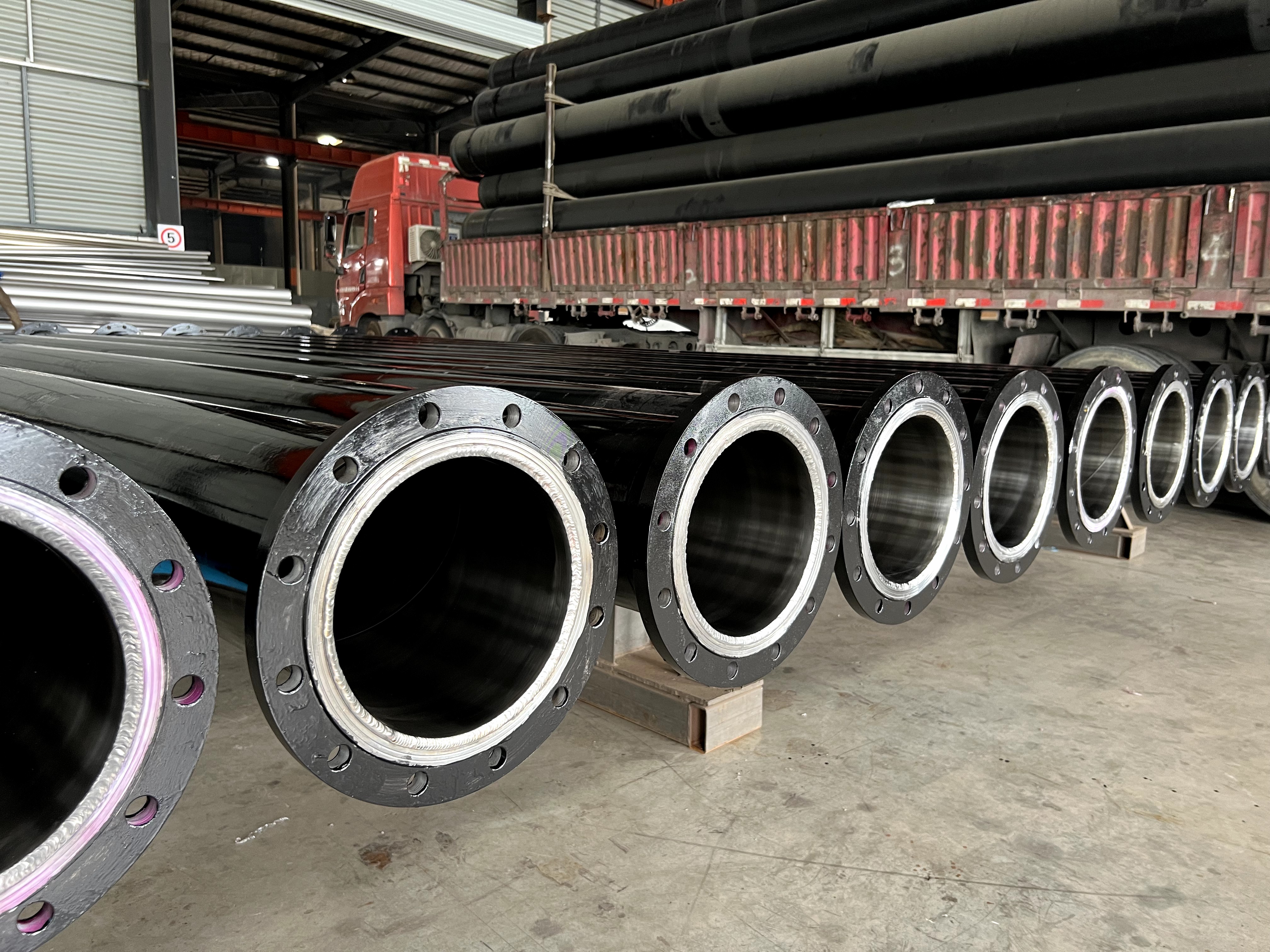 內襯鎳基合金復合管在石油化工領域的應用